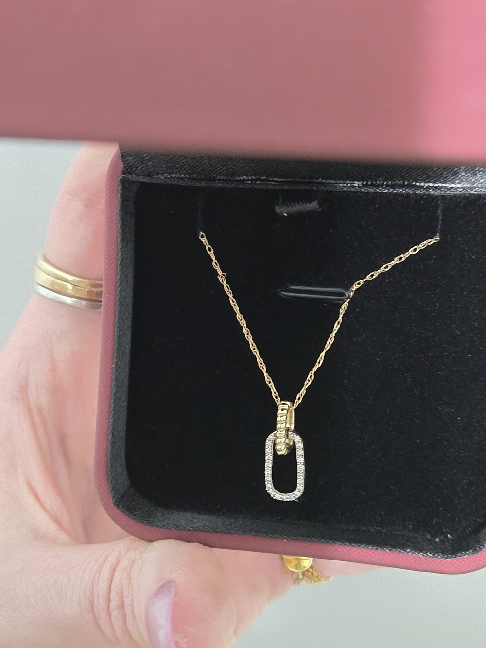 Zales 10K Gold Necklace w/Pavé Diamond Paperclip Doorknocker Pendant - Picture 6 of 16